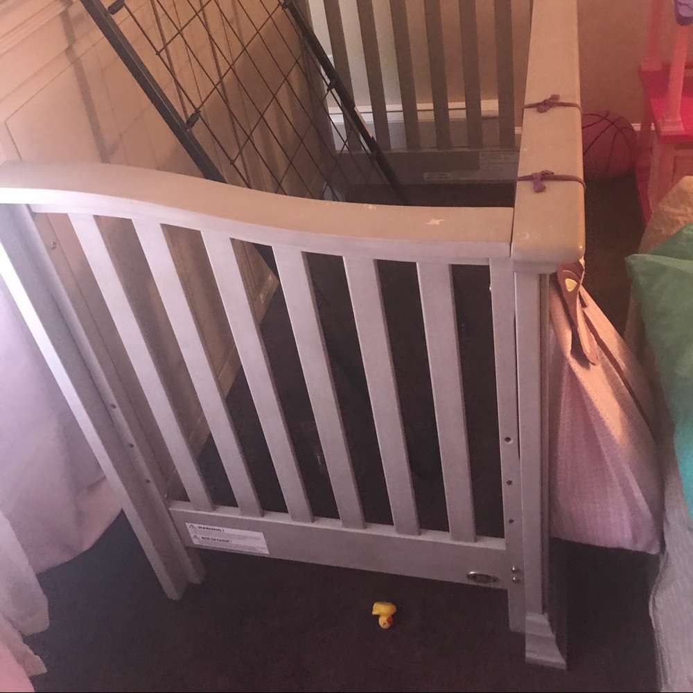 Crib - Picture 3 of 6